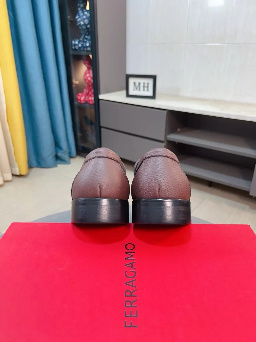 Men's shoes 💰560🌸🌸Water dyed cowhide 🆘[Salvatore Ferragamo] Ferragamo's latest casual business leather shoes for men! Available at counters simultaneously! The fabric is made of specially imported original suede calfskin, and the interior is made of imported water-dyed cowhide. It is absolutely luxurious and leads the fashion trend. Matching code: 38-44 45 customized